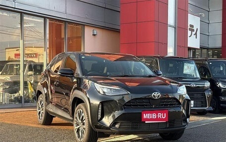 Toyota Yaris Cross, 2024 год, 2 030 000 рублей, 4 фотография
