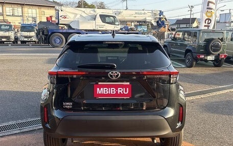 Toyota Yaris Cross, 2024 год, 2 030 000 рублей, 9 фотография