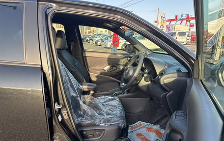 Toyota Yaris Cross, 2024 год, 2 030 000 рублей, 21 фотография