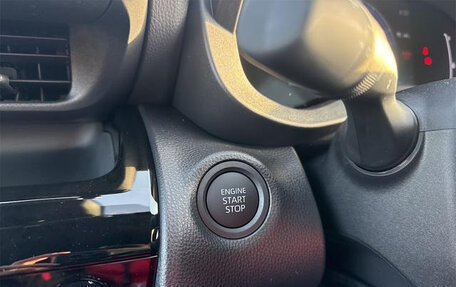 Toyota Yaris Cross, 2024 год, 2 030 000 рублей, 29 фотография