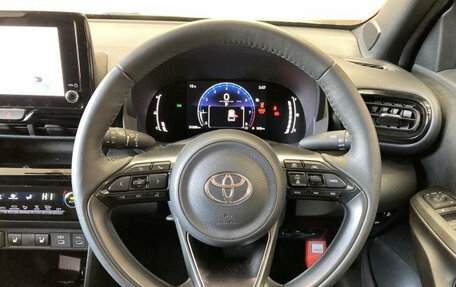 Toyota Yaris Cross, 2025 год, 1 900 000 рублей, 7 фотография