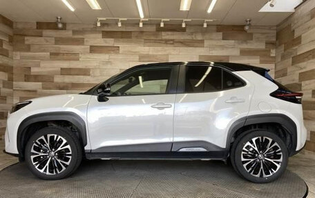 Toyota Yaris Cross, 2025 год, 1 900 000 рублей, 3 фотография