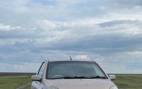 Toyota Vitz, 1999 год, 330 000 рублей, 1 фотография