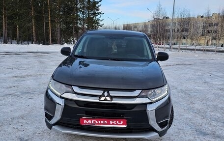 Mitsubishi Outlander III рестайлинг 3, 2018 год, 1 800 000 рублей, 1 фотография