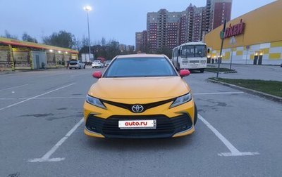 Toyota Camry, 2021 год, 1 700 000 рублей, 1 фотография