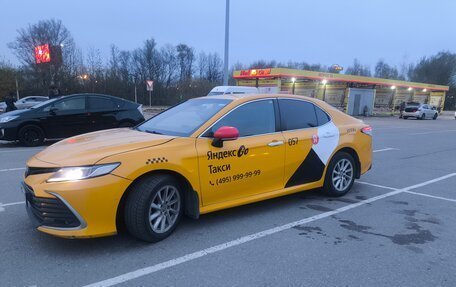 Toyota Camry, 2021 год, 1 700 000 рублей, 2 фотография