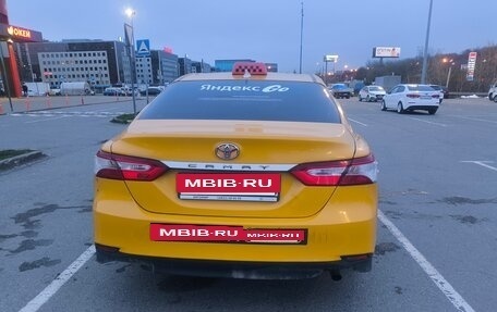 Toyota Camry, 2021 год, 1 700 000 рублей, 4 фотография