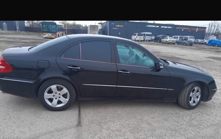 Mercedes-Benz E-Класс, 2005 год, 1 200 000 рублей, 3 фотография