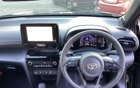 Toyota Yaris Cross, 2024 год, 2 100 000 рублей, 13 фотография