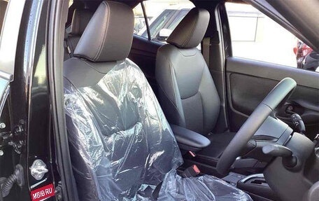 Toyota Yaris Cross, 2024 год, 2 100 000 рублей, 16 фотография