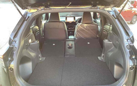 Toyota Yaris Cross, 2024 год, 2 100 000 рублей, 18 фотография