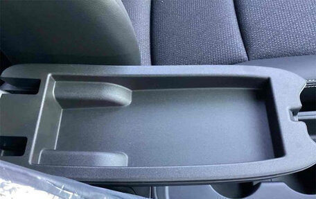 Toyota Yaris Cross, 2024 год, 2 100 000 рублей, 26 фотография