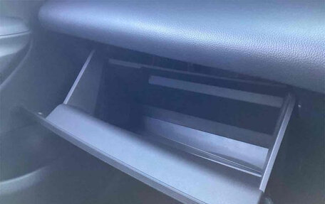 Toyota Yaris Cross, 2024 год, 2 100 000 рублей, 27 фотография