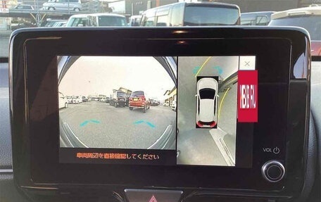 Toyota Yaris Cross, 2024 год, 2 100 000 рублей, 32 фотография