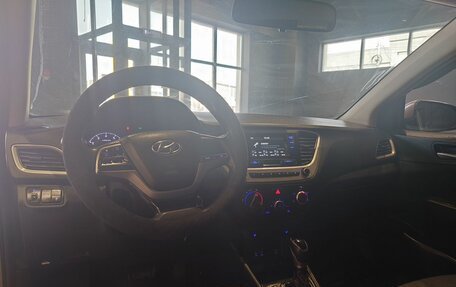 Hyundai Solaris II рестайлинг, 2018 год, 980 000 рублей, 11 фотография