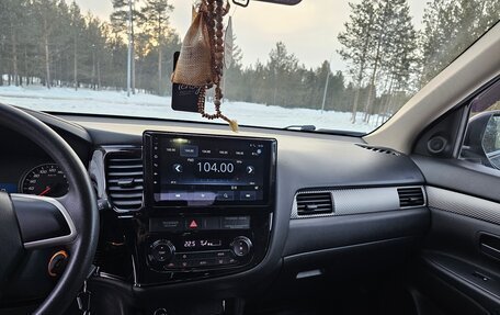 Mitsubishi Outlander III рестайлинг 3, 2018 год, 1 800 000 рублей, 22 фотография