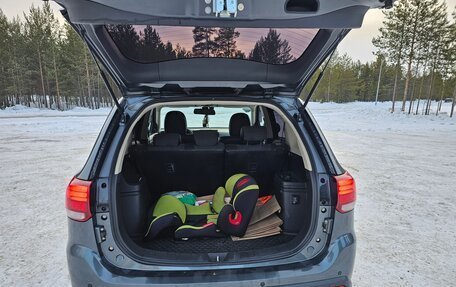 Mitsubishi Outlander III рестайлинг 3, 2018 год, 1 800 000 рублей, 31 фотография