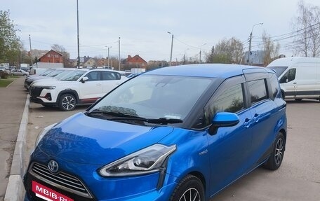 Toyota Sienta II, 2017 год, 1 370 000 рублей, 2 фотография