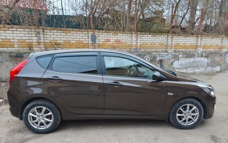 Hyundai Solaris II рестайлинг, 2015 год, 900 000 рублей, 5 фотография