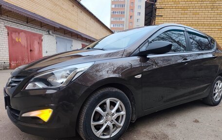 Hyundai Solaris II рестайлинг, 2015 год, 900 000 рублей, 4 фотография