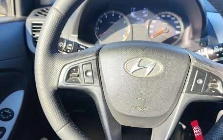Hyundai Solaris II рестайлинг, 2015 год, 900 000 рублей, 8 фотография