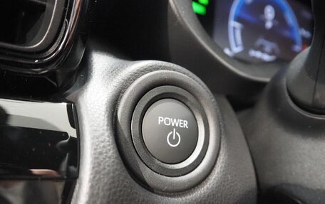 Toyota Yaris Cross, 2026 год, 2 050 000 рублей, 30 фотография