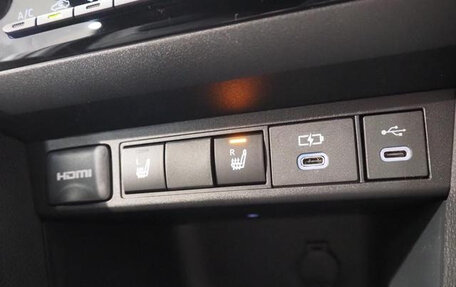 Toyota Yaris Cross, 2026 год, 2 050 000 рублей, 29 фотография