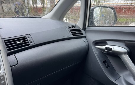 Toyota Verso I, 2012 год, 990 000 рублей, 6 фотография