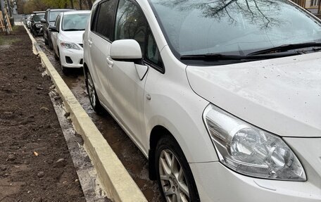 Toyota Verso I, 2012 год, 990 000 рублей, 8 фотография