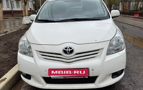 Toyota Verso I, 2012 год, 990 000 рублей, 4 фотография