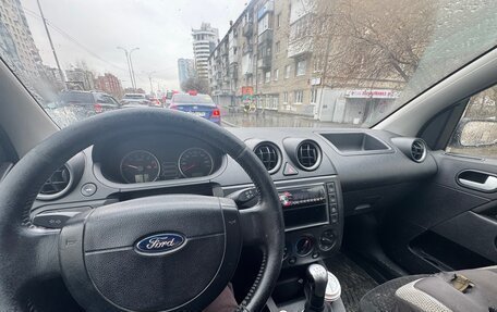 Ford Fiesta, 2005 год, 240 000 рублей, 2 фотография