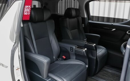 Toyota Alphard III, 2020 год, 5 390 000 рублей, 10 фотография