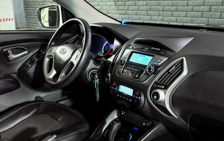 Hyundai ix35 I рестайлинг, 2012 год, 1 400 000 рублей, 18 фотография