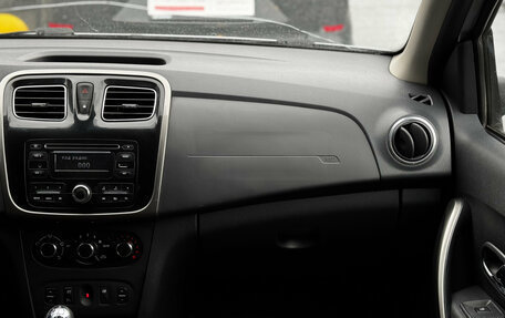 Renault Logan II, 2015 год, 499 000 рублей, 16 фотография