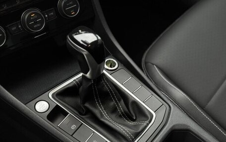 Volkswagen Jetta VII, 2023 год, 2 240 000 рублей, 18 фотография