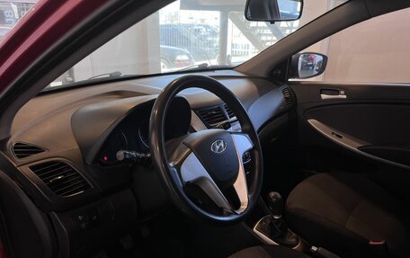 Hyundai Solaris II рестайлинг, 2011 год, 599 000 рублей, 23 фотография