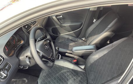 Volkswagen Polo VI (EU Market), 2018 год, 950 000 рублей, 9 фотография