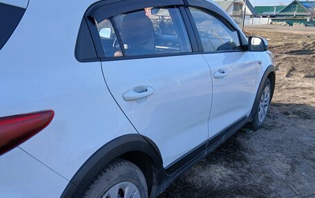 KIA Rio IV, 2018 год, 999 000 рублей, 3 фотография