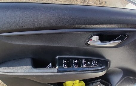 KIA Rio IV, 2018 год, 999 000 рублей, 6 фотография