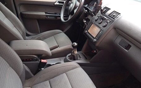 Volkswagen Touran III, 2005 год, 255 000 рублей, 8 фотография