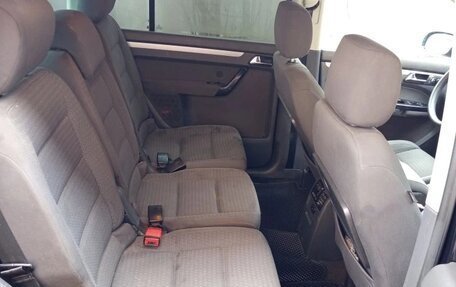 Volkswagen Touran III, 2005 год, 255 000 рублей, 7 фотография