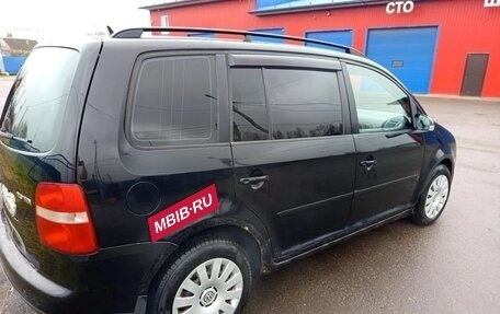 Volkswagen Touran III, 2005 год, 255 000 рублей, 10 фотография