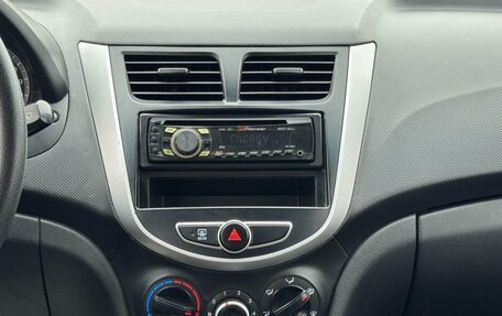 Hyundai Solaris II рестайлинг, 2011 год, 550 000 рублей, 16 фотография