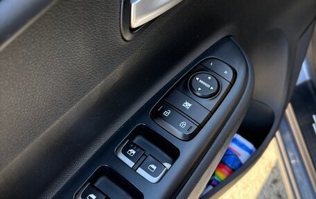 KIA Rio IV, 2018 год, 1 395 000 рублей, 10 фотография