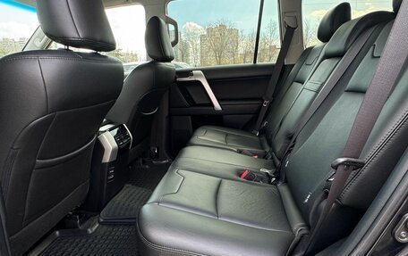 Toyota Land Cruiser Prado 150 рестайлинг 2, 2018 год, 4 990 000 рублей, 13 фотография