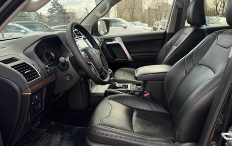Toyota Land Cruiser Prado 150 рестайлинг 2, 2018 год, 4 990 000 рублей, 12 фотография