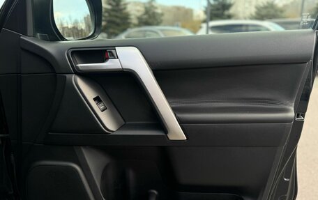 Toyota Land Cruiser Prado 150 рестайлинг 2, 2018 год, 4 990 000 рублей, 19 фотография