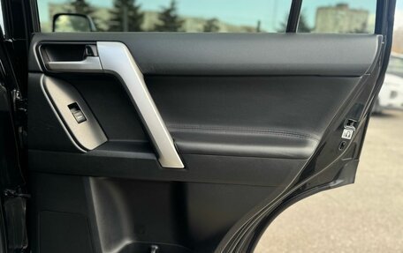 Toyota Land Cruiser Prado 150 рестайлинг 2, 2018 год, 4 990 000 рублей, 16 фотография