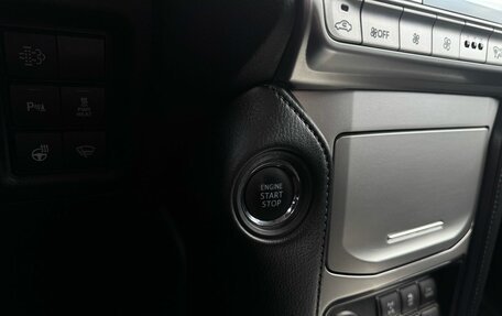 Toyota Land Cruiser Prado 150 рестайлинг 2, 2018 год, 4 990 000 рублей, 30 фотография