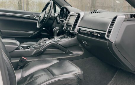 Porsche Cayenne III, 2013 год, 2 690 000 рублей, 25 фотография